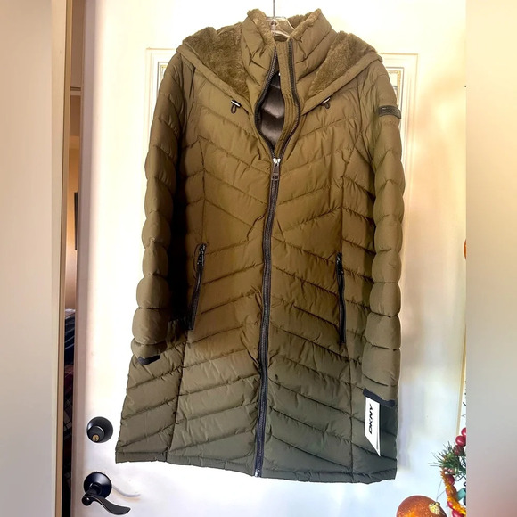 NWT DKNY Army Green Puffy winter coat - Picture 1 of 11